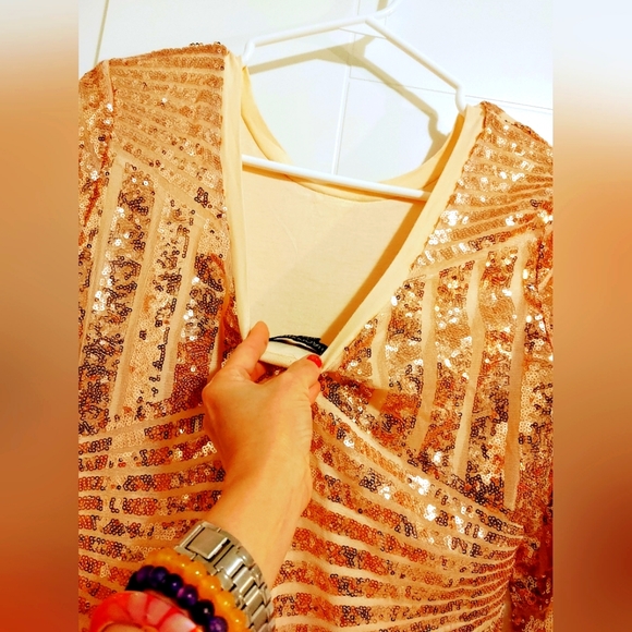 Party dress with head turning gold sequins size S - Picture 3 of 4